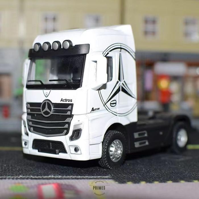 DIECAST TRUK MERCEDES BENZ ACTROS MAINAN TRUCK KOLEKSI SKALA 1:50