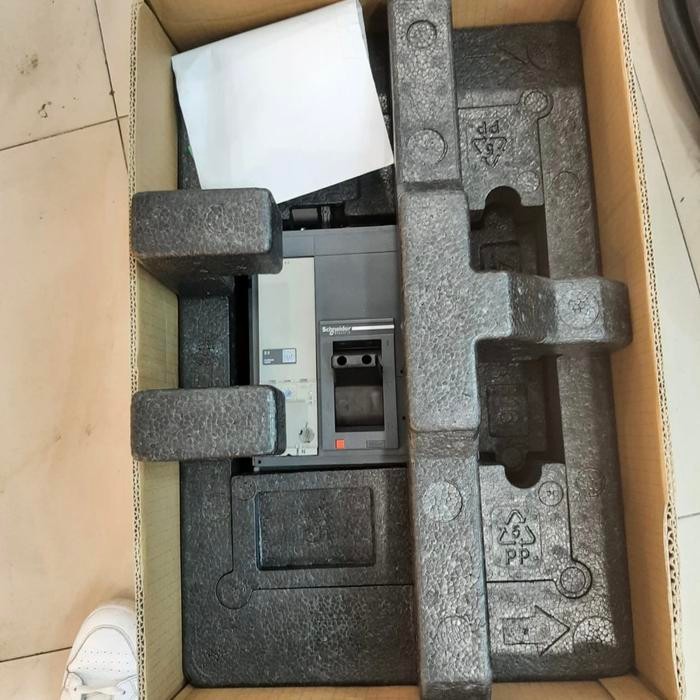 Menarik Mccb Ns800N 3P 800A Schneider