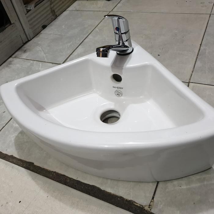 Paling Laris Wastafel Keramik Sudut Joyco + Kran