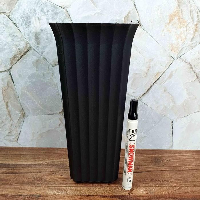 BEST SELLER VAS PLASTIK HITAM TINGGI 25 cm/ POT BUNGA PLASTIK/ Vas Pita Kerut