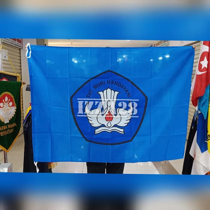 

Terlaris bendera logo TUTWURI dasar biru untuk didalam ruangan uk 90 x 135 cm SALE