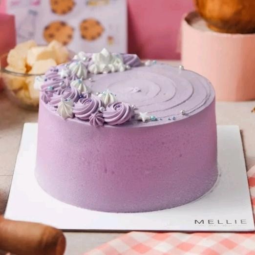 

Taro Birthday Cake Kue Ulang Tahun Taro Hazelnut / Wedding / Wisuda