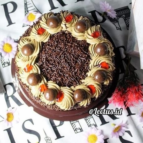 

Classic Mocca Cake / Birthday Simple Cake Moka by Lectus