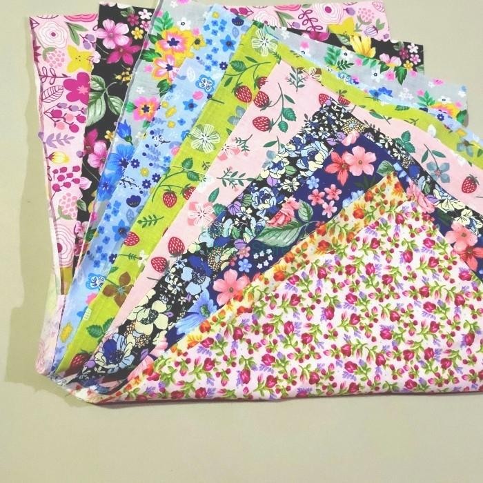 Kain katun perca motif bunga kecil *