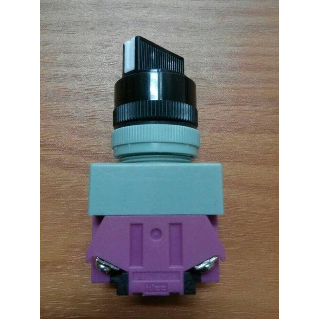 Selector switch 3 posisi On-Off-On