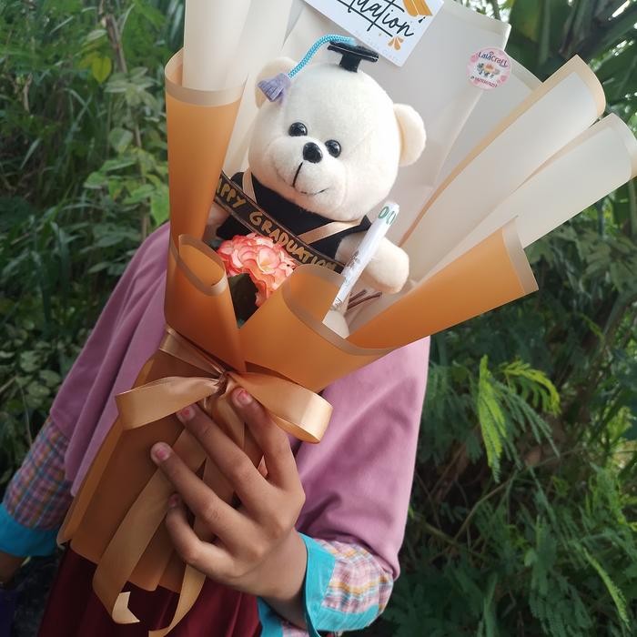 Buket boneka wisuda free selempang Happy Graduation/ Buket wisuda
