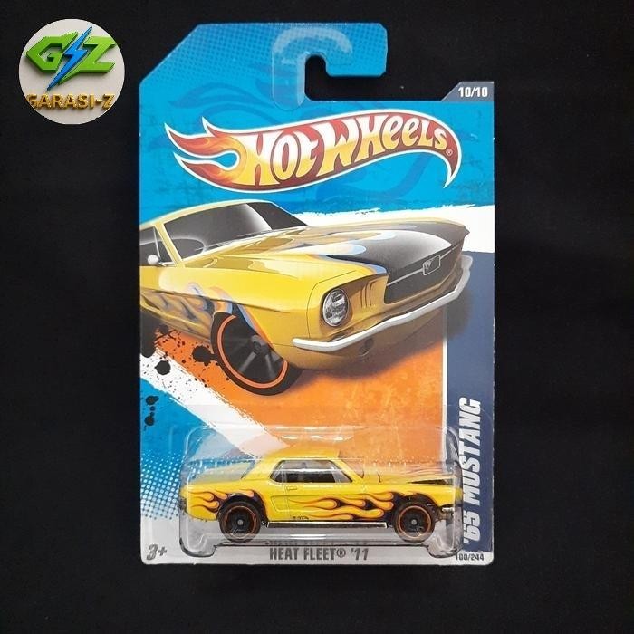 Hotwheels 65 Mustang yellow open hood