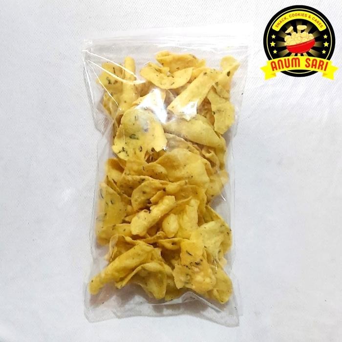 

Sedia Comring Keripik Comro Kering Daun Bawang 250 Gram / Singkong Chips - Anum Sari
