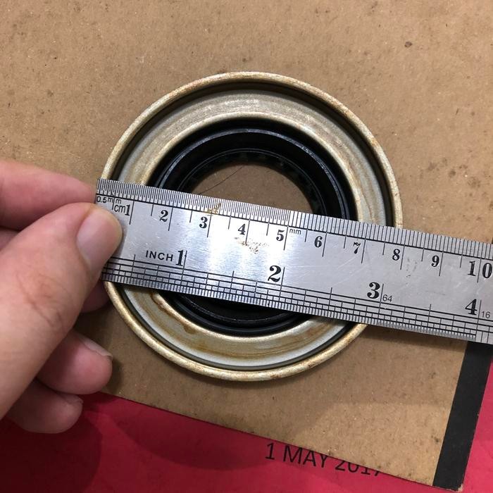 Oil Seal Type T (Transfer Case) Toyota Hilux