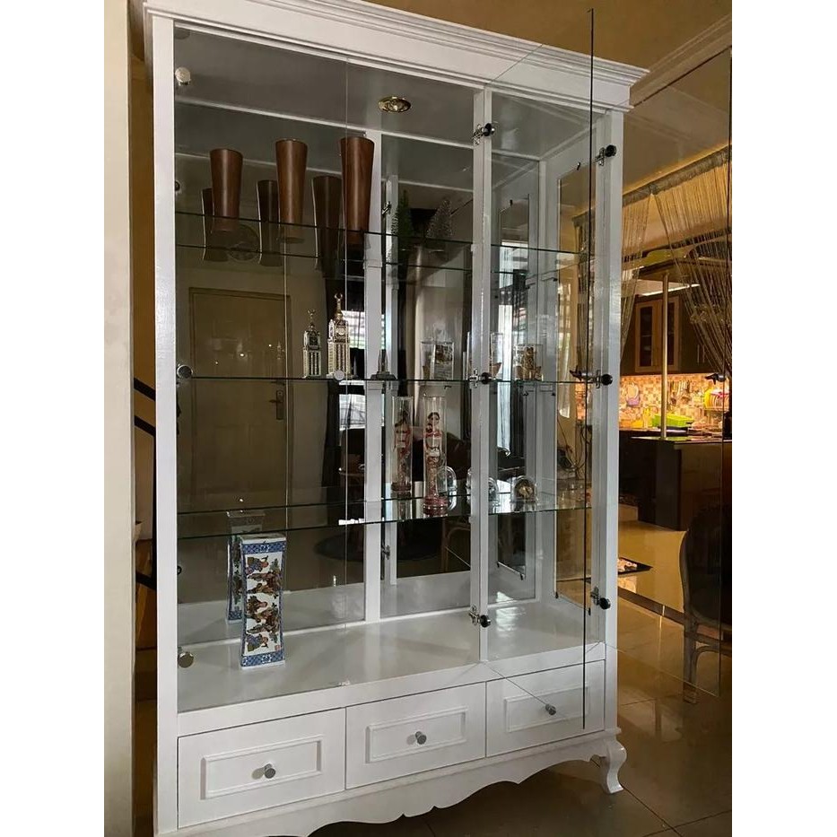 Lemari Pajangan Kristal 3 Pintu Kaca