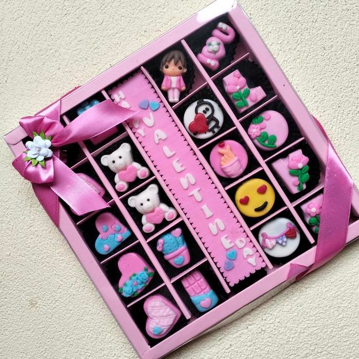 

Hampers valentine Cokelat karakter love