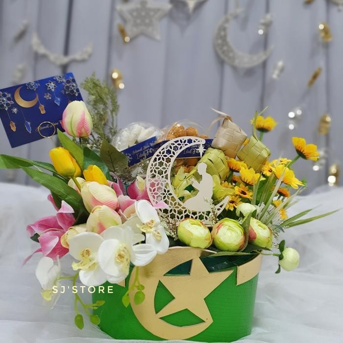 

Rangkaian bunga kue kering parcel lebaran idul fitri hampers