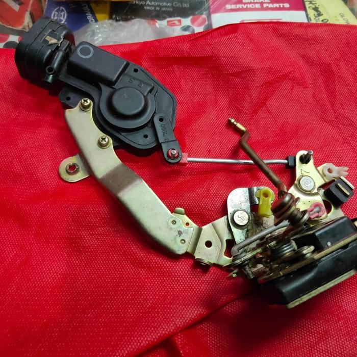 Paling Murah Doorlock Pintu Tengah Original Daihatsu Taruna