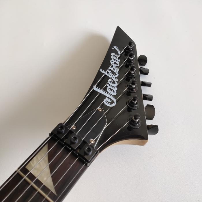 Gitar Listrik Jackson Fly V white Color murah