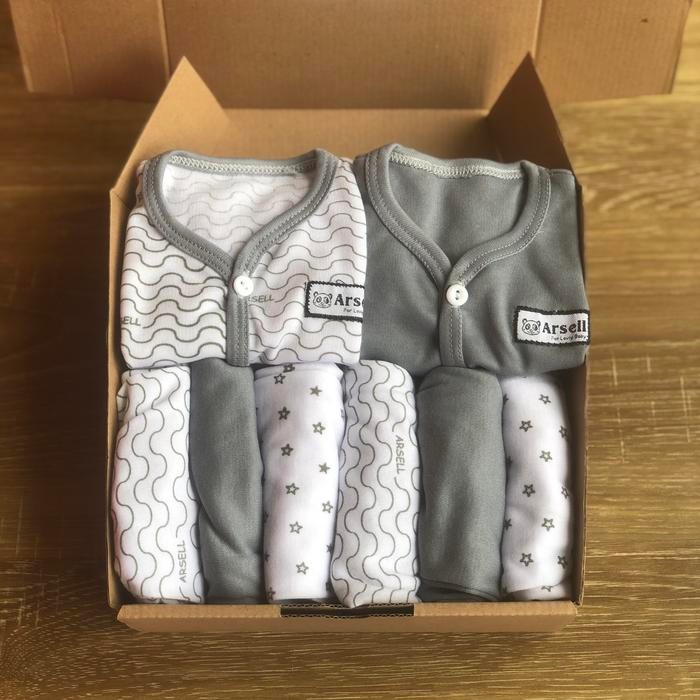 

HAMPERS BABY - HAMPERS ISI 18 PCS Setelan Baju Bayi Baru LahIr
