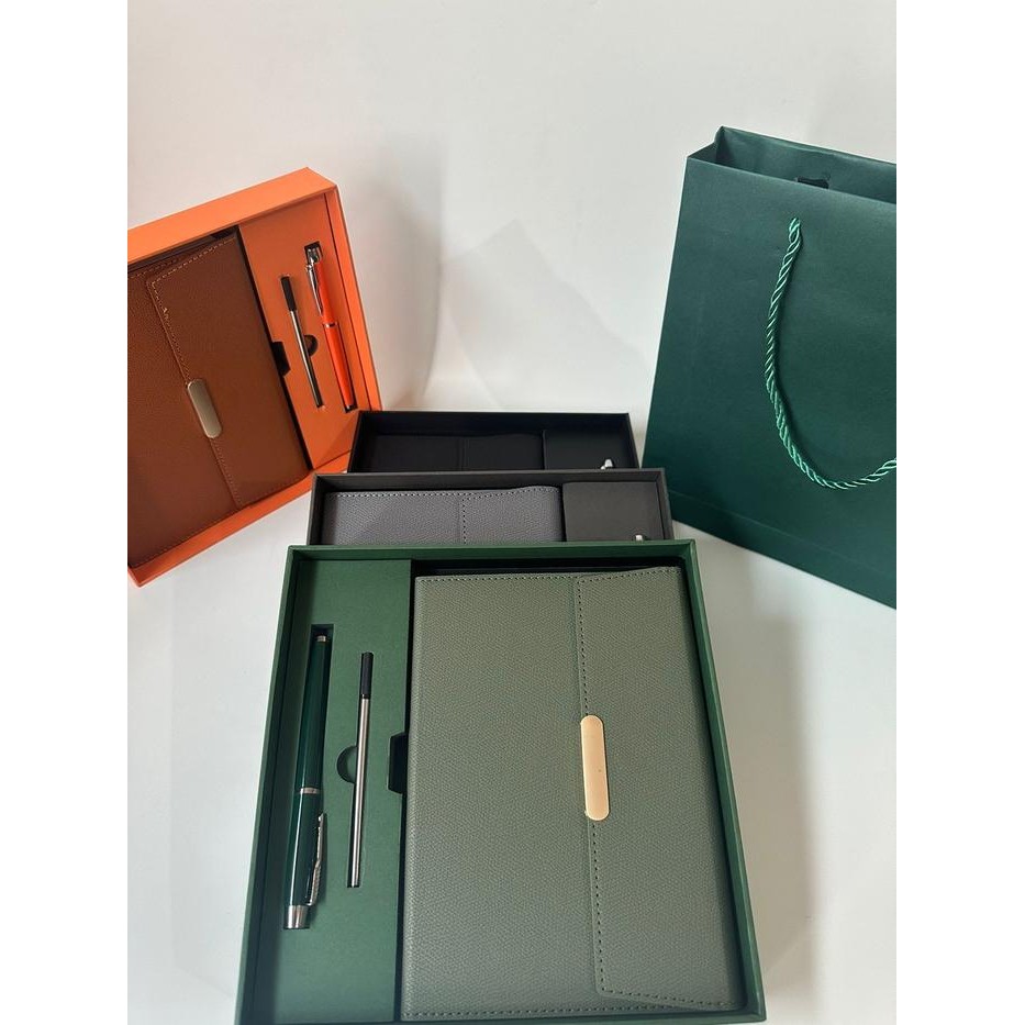 

Terlaris- A011 Giftset Hampers 2In1 Notebook A5 Exclusive Bonus Ballpoint Dan Totebag Buku Catatan