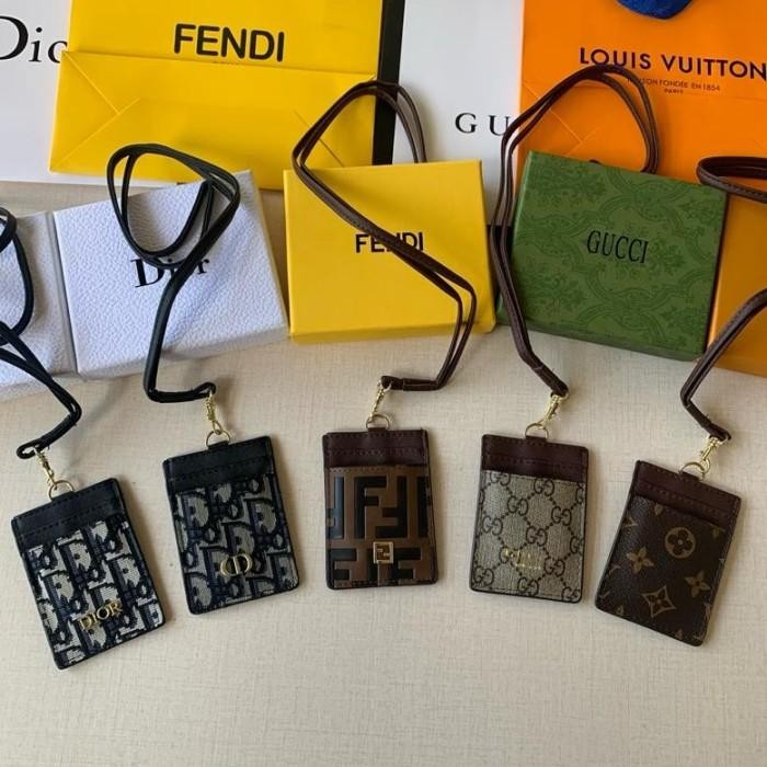 

TERBARU LANYARD LV SIGNATURE GANTUNGAN ID CARD