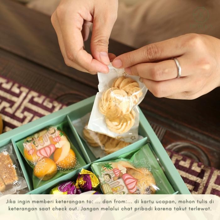 

Hampers Premium Natal/Imlek/Lebaran Gift (Model 4)