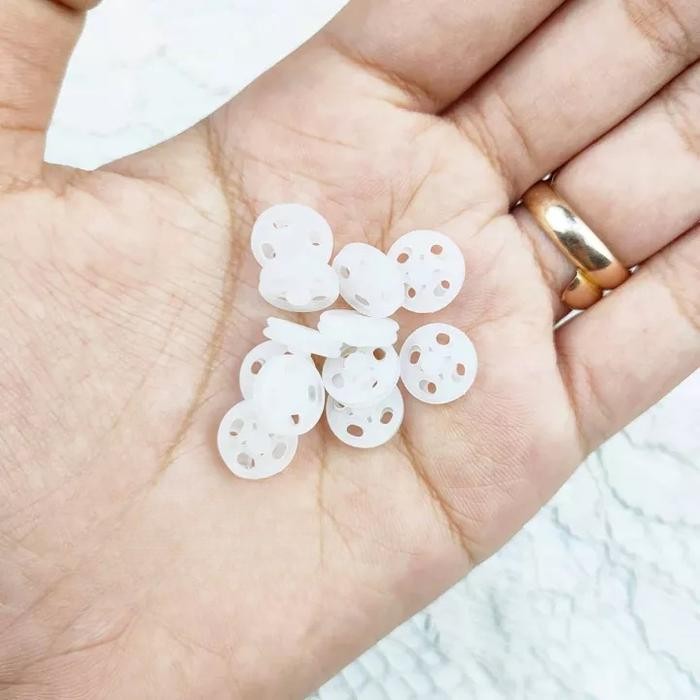 

KANCING CETET PLASTIK / KANCING PLASTIK UKURAN 10MM & 12MM / KANCING JEPRET PLASTIK