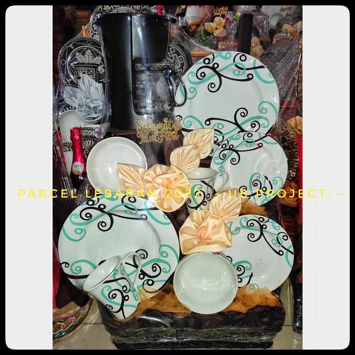 

Hampers Lebaran Pecah Belah Murah