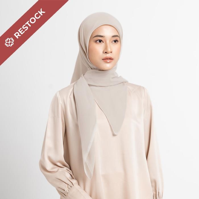 SURCA Napocut Hijab - Plain Tassel - Hijab Segiempat Paris Jepang Premium Ronce 115 X 115 Cm