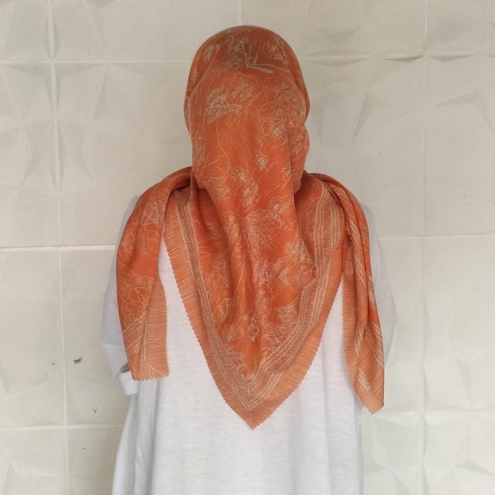 (Expert) Krudung Jilbab Segi Empat Hijab Motif Warna Orange Voal Premium