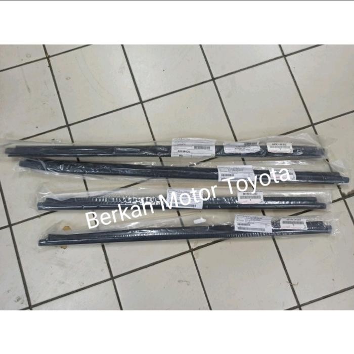 Pelipit Karet Kaca Pintu Luar Fortuner 2005 2006 2007 2008 2009 2010 2011 2012 2013 2014 2015