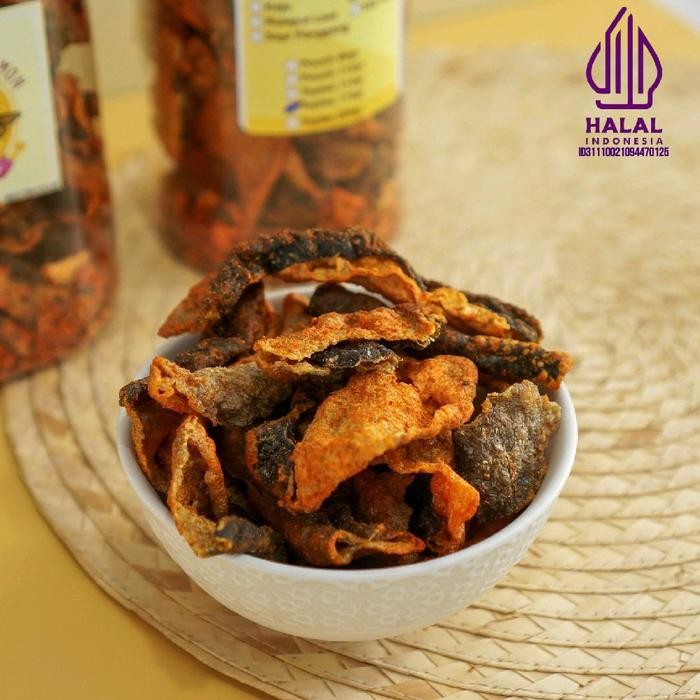 

3YC3 Kerupuk Kulit Ikan Salmon Varian Rasa Spicy Cemilan Enak Murah Crunchy Kemasan Toples