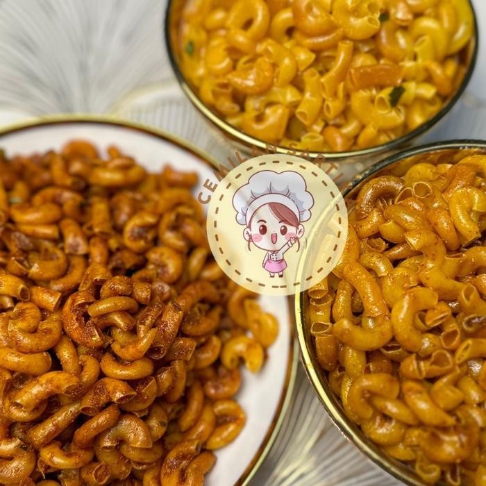 

1/4 KG MAKARONI CIKRUH PEDAS DAUN JERUK CAMILAN CEMILAN