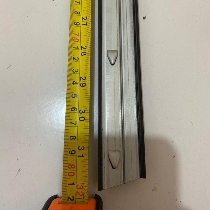 Karet List Pelipit Kaca Bagian Dalam Mobil Universal