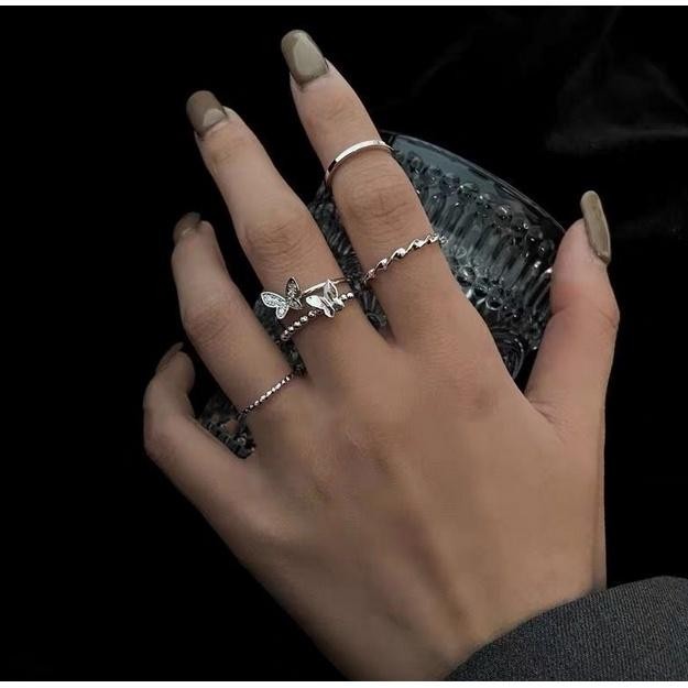 Yarra Cincin Perhiasan Imitasi Aksen Kupu-Kupu Wanita Korea Ring 1 Set 4 Pcs Aksesoris Hiasan Jari