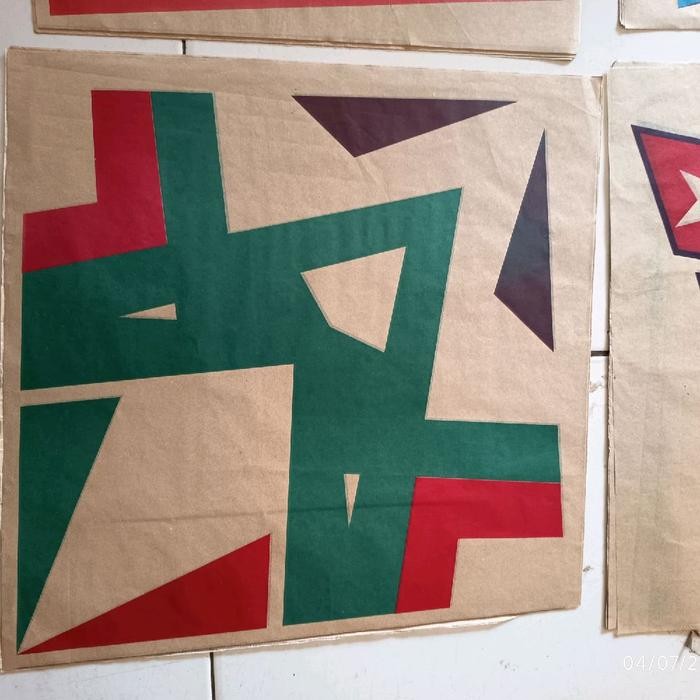 

(Allthebest) kertas layangan sablon 2warna 20 lembar A "hanya kertasnya saja