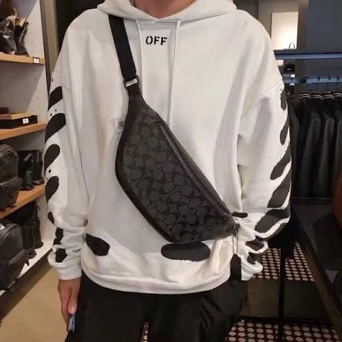 Warren Belt Bag In Signature Black Canvas (F78777)