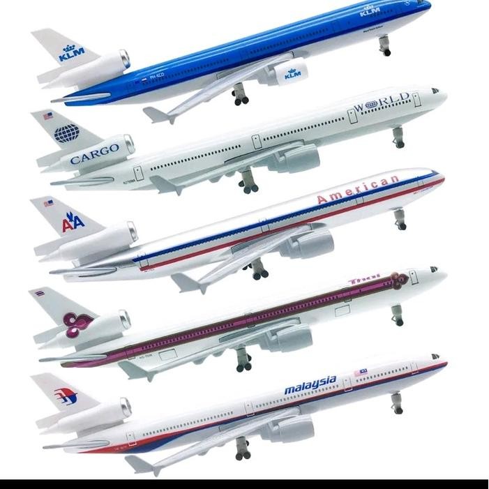 miniatur Diecast MD 11 ukuran 20 cm ada roda