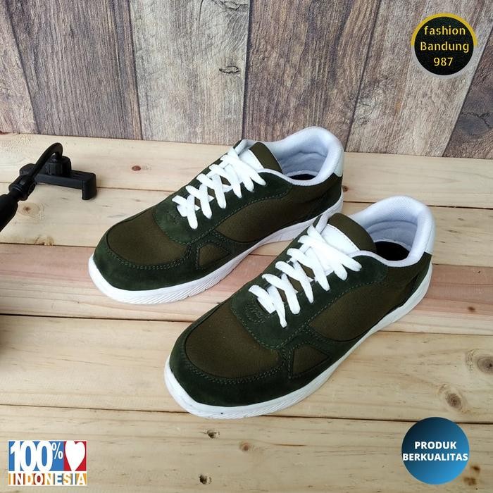 sepatu safety sporty sneaker