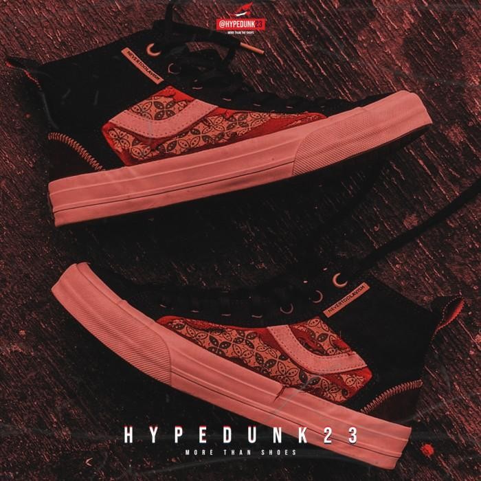 Sepatu Ventela x Nevertoolavish x Yang Ayam Sang Sekerta High Lohita