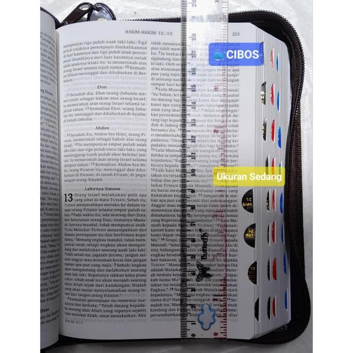 

SALE !!! ALKITAB KRISTEN DENGAN KIDUNG JEMAAT, MAZMUR DAN NYANYIAN ROHANI. UKURAN SEDANG TB2 054 KJ