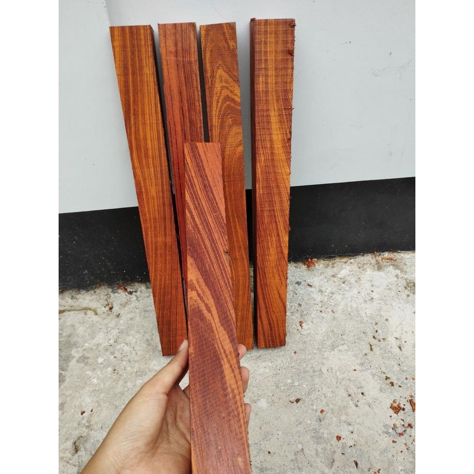 

Kayu rengas merah motif bagus cantik asli bisa custom ukuran