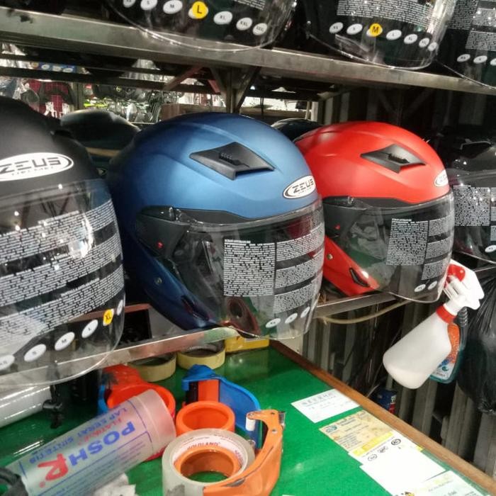 Helm Half Face Merek Zeus 611 Polos