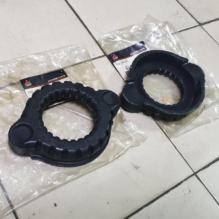 Karet Per Belakang Pad Spring Asli Mitsubishi Outlander