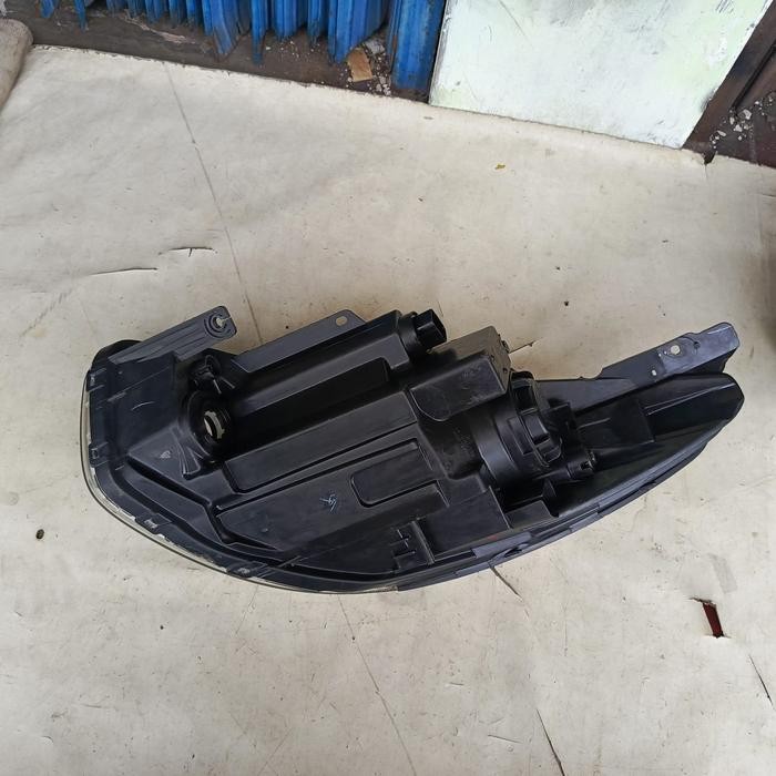 Headlamp Kanan Hyundai Tucson 2011 - 2012 Second