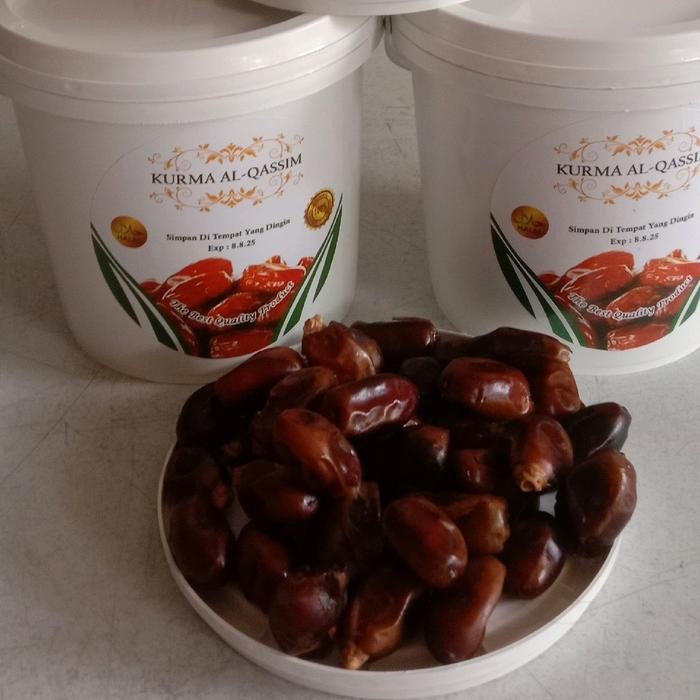 

NATURE- Kurma Sayer Al Qassim Kemasan Ember 500Gr Isi 2 Ember - Manis Dan Kaya Nutrisi - Food