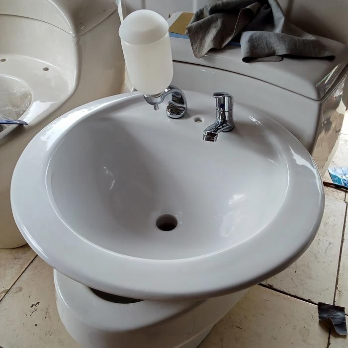 wastafel cuci tangan bulat toto wastafel meja full set