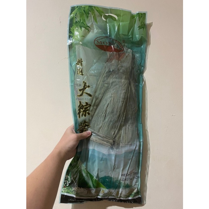 

MONSTA DAUN BAMBU KERING / DAUN BACANG / DAUN BAKCHANG 11CM 300GRM KODE 892
