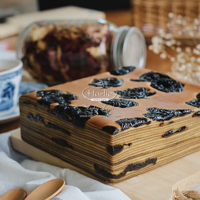 

HARLIE LAPIS LEGIT - 20 X 20 - ORIGINAL BUTTER PRUNE CHEESE - WISMAN KODE 390