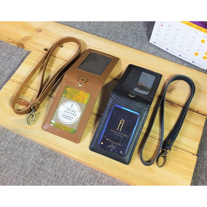 

NAME TAG ID CARD KULIT ASLI CARD HOLDER DUA MUKA MAGNET + TALI Kode 330