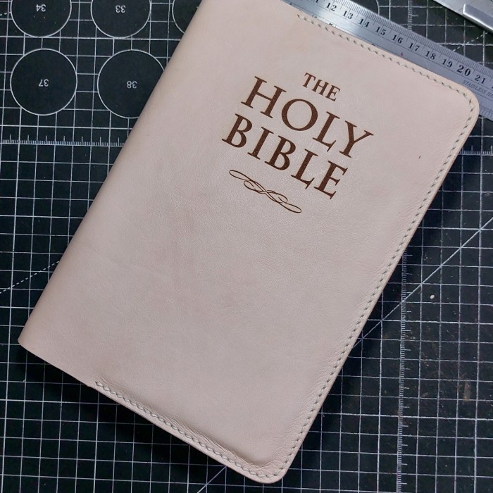 

Ready Alkitab Besar Dengan Cover Dari Kulit Sapi Asli