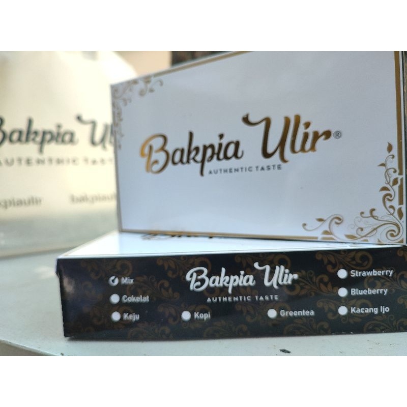 

BAKPIA ULIR MIX 5 RASA BAKPIA KERING OLEH OLEH SURABAYA ISI 10 PER BOX TAHAN HINGGA 3 BULAN