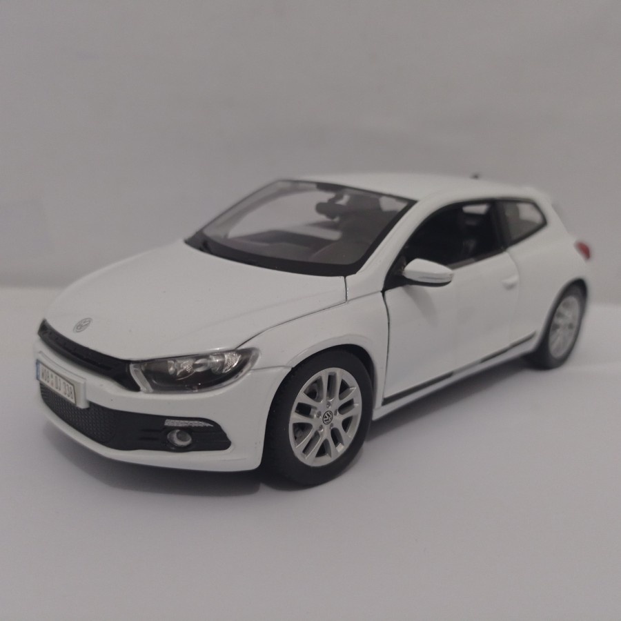 PROMO Diecast VW Scirocco white Welly 1:24 miniatur mobil sport mainan anak bahan besi murah