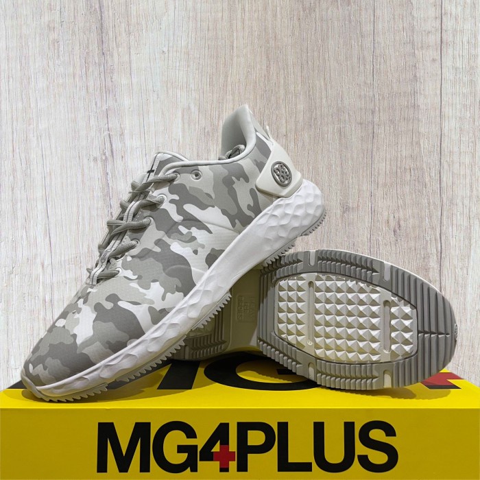 G/Fore Mg4+ Spikeless Shoes (Camo White)